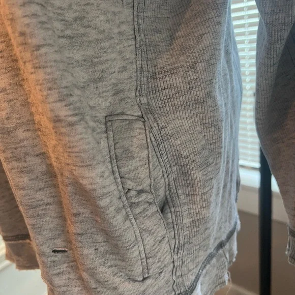 Hollister hoodie - Picture 3 of 5